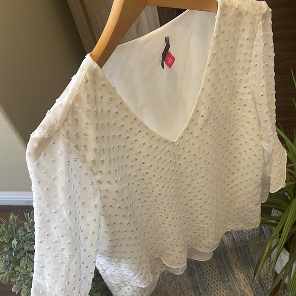 Vince Camuto White Blouse Size Small - Picture 6 of 9